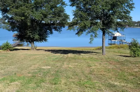 1540 Shoreline Dr, Mabank, TX 75143