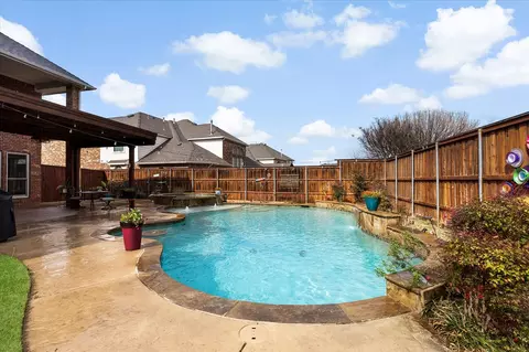 Exterior - 8314 Lighthouse Dr, Rowlett, TX 75089 photo 5 of 10