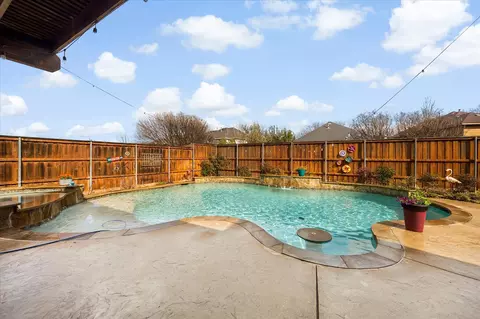 Exterior - 8314 Lighthouse Dr, Rowlett, TX 75089 photo 6 of 10