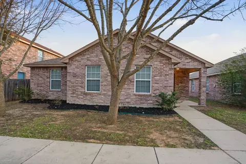 1922 Cross Oaks Dr, Lancaster, TX 75146