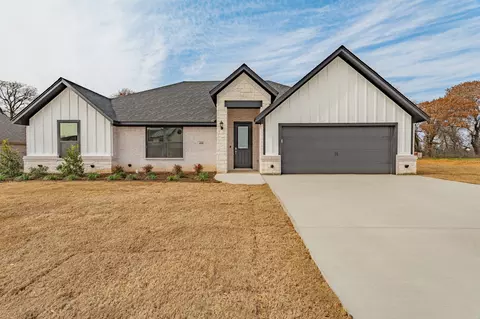 400 Sun Flower Ct, Tolar, TX 76476