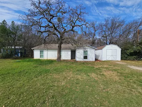 110 Muleta Dr, Oak Point, TX 75068