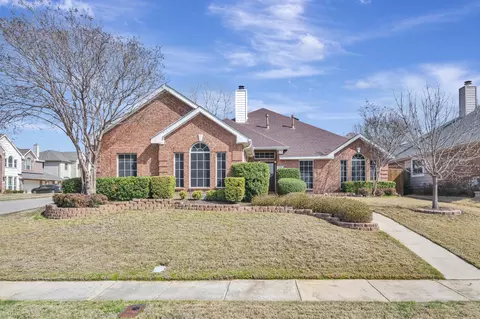 7928 Parkwood Plaza Dr, Fort Worth, TX 76137