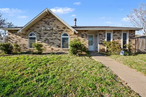 750 Greenhill Ln, Grand Prairie, TX 75052