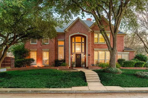 6745 Clear Spring Dr, Fort Worth, TX 76132