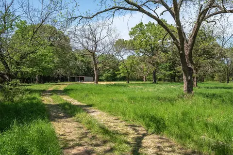 2710 Us Hwy 80, Grand Saline, TX 75140
