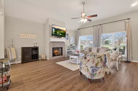 Living - 800 E Northside Dr, Pilot Point, TX 76258 photo 1 of 2