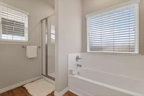 Bath - 800 E Northside Dr, Pilot Point, TX 76258 photo 2 of 3