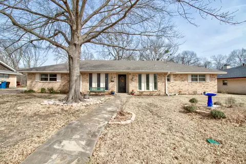 2331 Brookhaven Dr, Denison, TX 75020