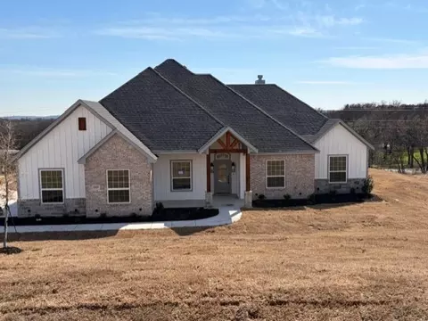 1025 Deer Island Ct, Azle, TX 76020