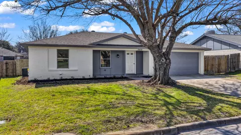 3432 Woodbridge Dr, Forest Hill, TX 76140