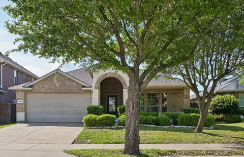 2002 Carriage Rd, Heartland, TX 75126