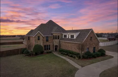 105 Kelly Dr, Waxahachie, TX 75167