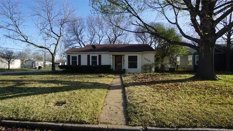 1300 W Day St, Denison, TX 75020