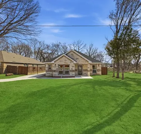 2222 Water Crest Ln, Glenn Heights, TX 75154