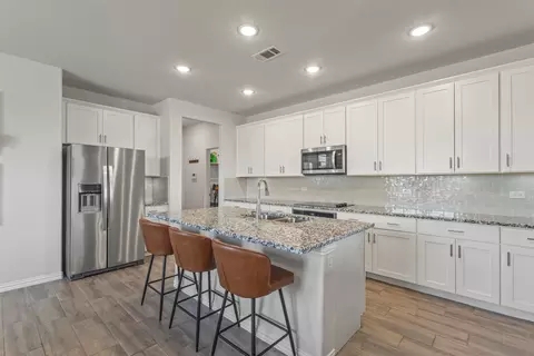 Kitchen - 551 Ruthye Ln, Pilot Point, TX 76258 photo 1 of 2
