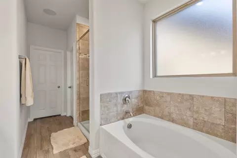 Entry Way - 551 Ruthye Ln, Pilot Point, TX 76258 photo 4 of 8