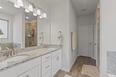 Entry Way - 551 Ruthye Ln, Pilot Point, TX 76258 photo 5 of 8