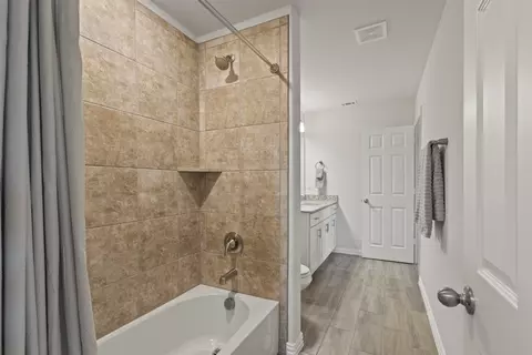 Bath - 551 Ruthye Ln, Pilot Point, TX 76258 photo 4 of 4