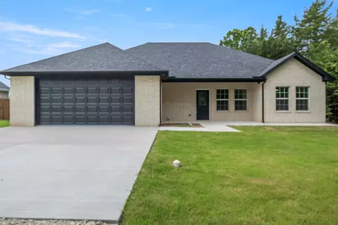 905 W Cardinal St, Ector, TX 75439