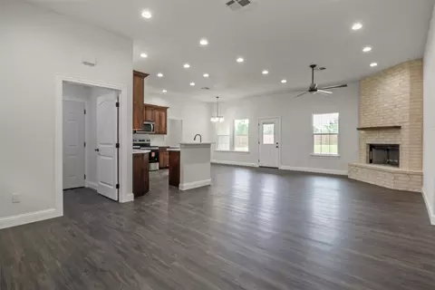 905 W Cardinal St, Ector, TX 75439 photo 4