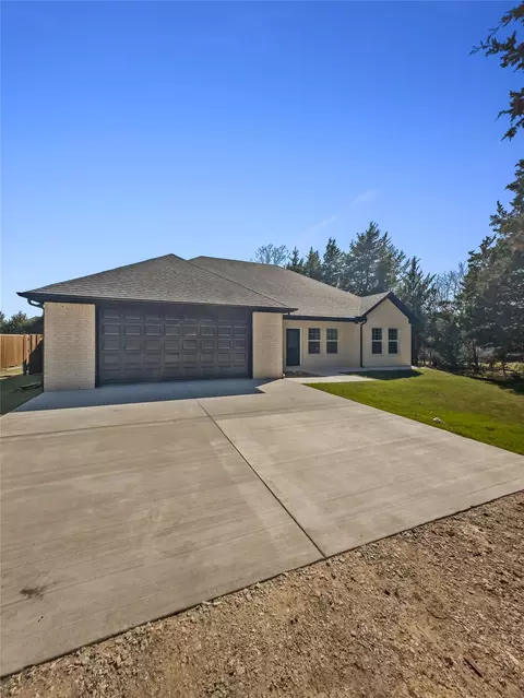 905 W Cardinal St, Ector, TX 75439