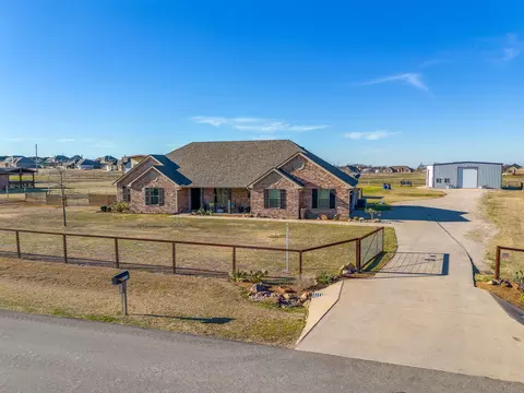 6104 Kentucky St, Joshua, TX 76058