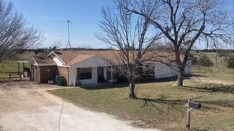 795 Dove Hill Ln, China Spring, TX 76633