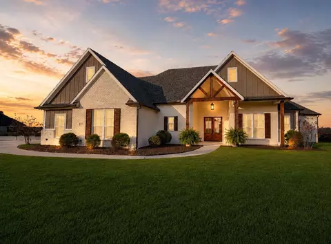 230 Low Bird Ln, Waxahachie, TX 75167