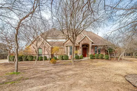 254 Covered Bridge Dr, Fort Worth, TX 76108