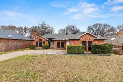 1021 Crestwood Ct, Desoto, TX 75115