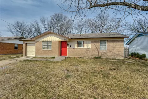 605 Rosewood Hills Dr, Garland, TX 75040