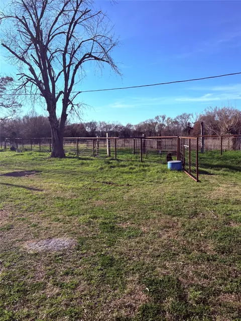 Exterior - 210 Fm 46, Bremond, TX 76629 photo 6 of 7