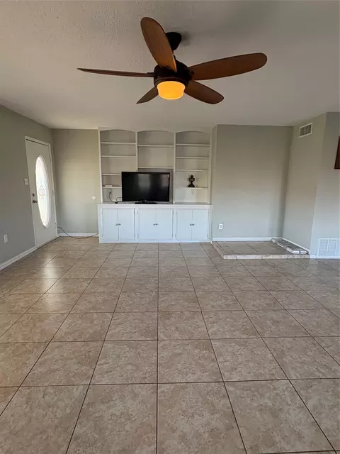 Living - 210 Fm 46, Bremond, TX 76629 photo 2 of 5