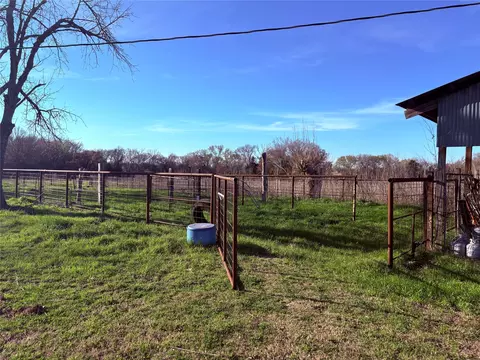 Exterior - 210 Fm 46, Bremond, TX 76629 photo 4 of 7