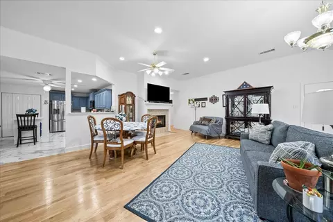 942 Cresthill Dr #20, Cedar Hill, TX 75104