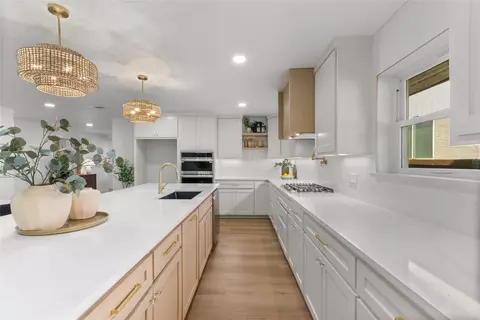9016 Westbriar Dr, Dallas, TX 75228