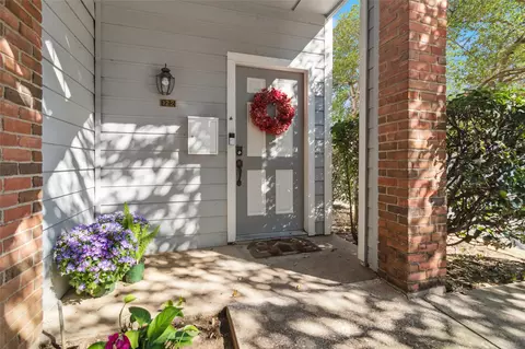 2106 Amesbury Dr #122, Arlington, TX 76011
