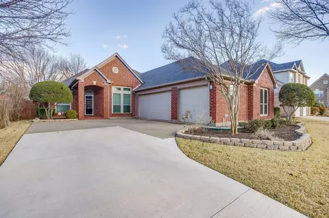 6425 Greenbriar Ln, Fort Worth, TX 76132