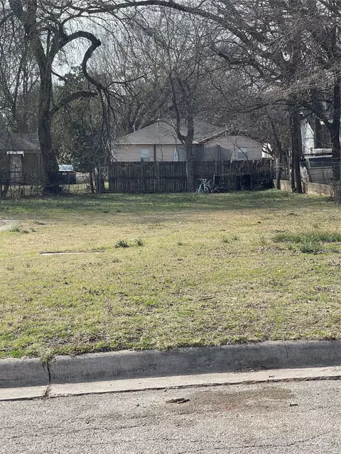 605 S Rusk St, Gainesville, TX 76240