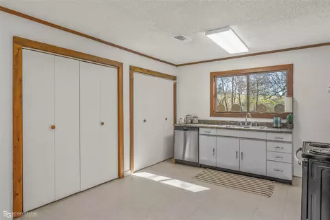 203 Thomas Rd, Athens, LA 71003