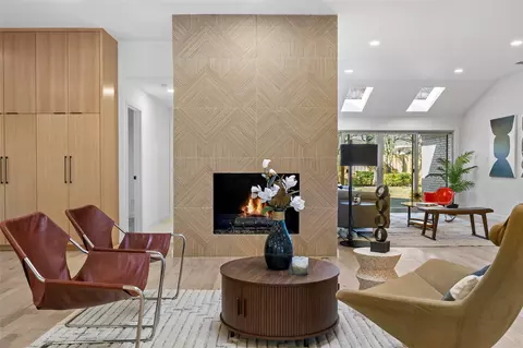 9565 Dartridge Dr, Dallas, TX 75238