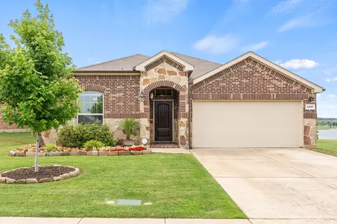 8400 Sioux Trl, Aubrey, TX 76227