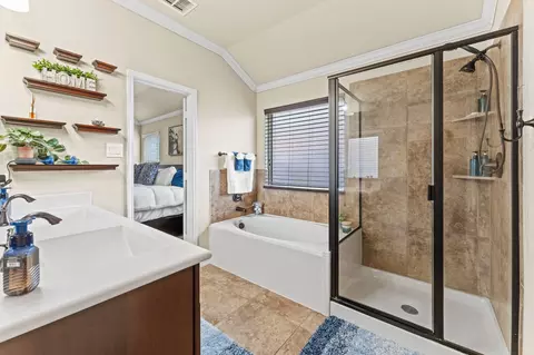 8400 Sioux Trl, Aubrey, TX 76227