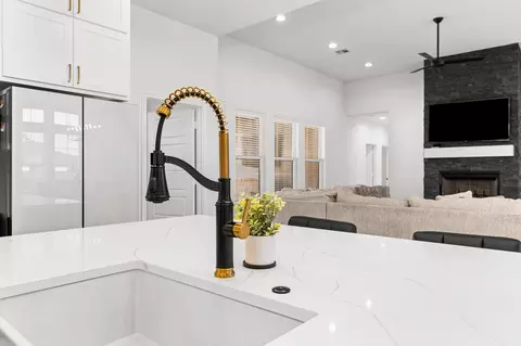 Kitchen - 2217 Slocum Ct, Lorena, TX 76655 photo 4 of 5
