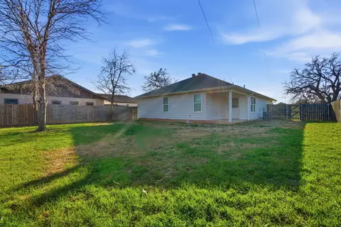 Exterior - 2941 Hickory St, Abilene, TX 79601 photo 6 of 6
