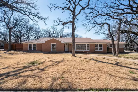 5786 Blueridge Dr, Fort Worth, TX 76112