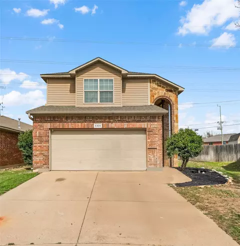 5300 Britton Ridge Ln, Fort Worth, TX 76179