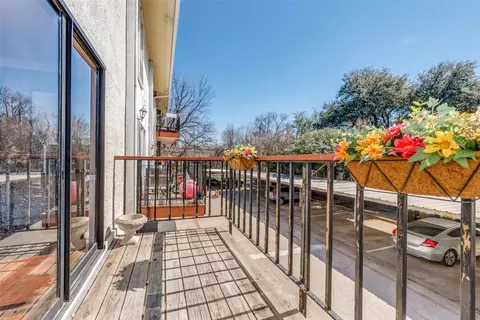 6610 Eastridge Dr #114, Dallas, TX 75231