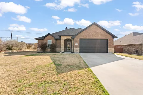 1601 Summercrest Dr, Cleburne, TX 76033